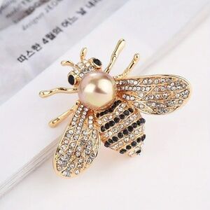 Elegant Gold Bee Brooch with Pearl Accent